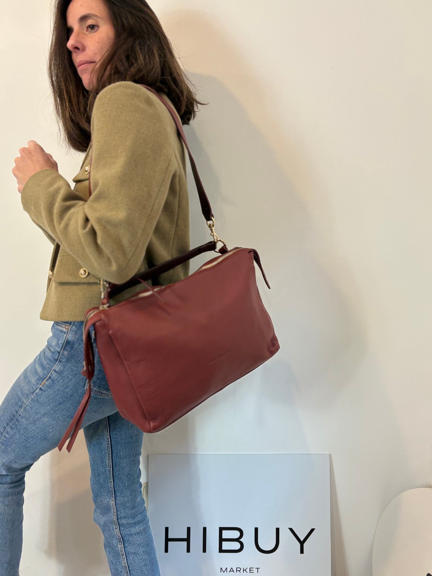 ADOLFO DOMINGUEZ. Bolso piel burdeos doble asa