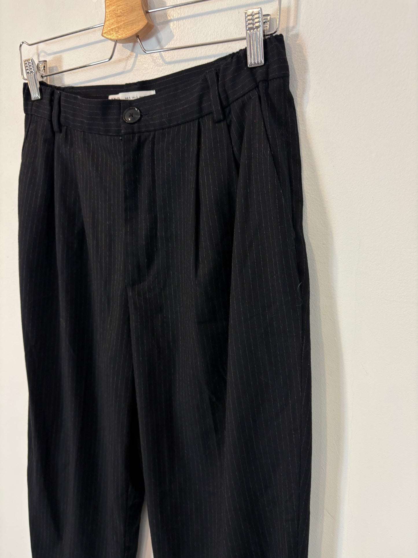ZARA. Pantalón pinzas rayas