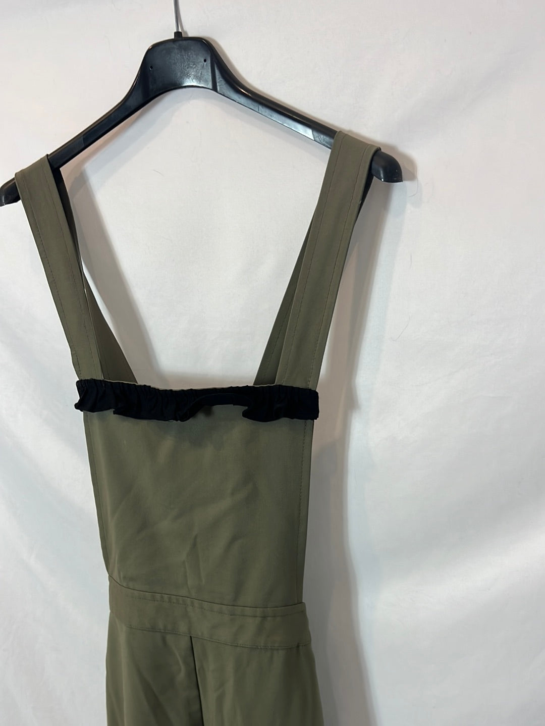 IQ COLLECTION. Peto verde detalles negros T.s