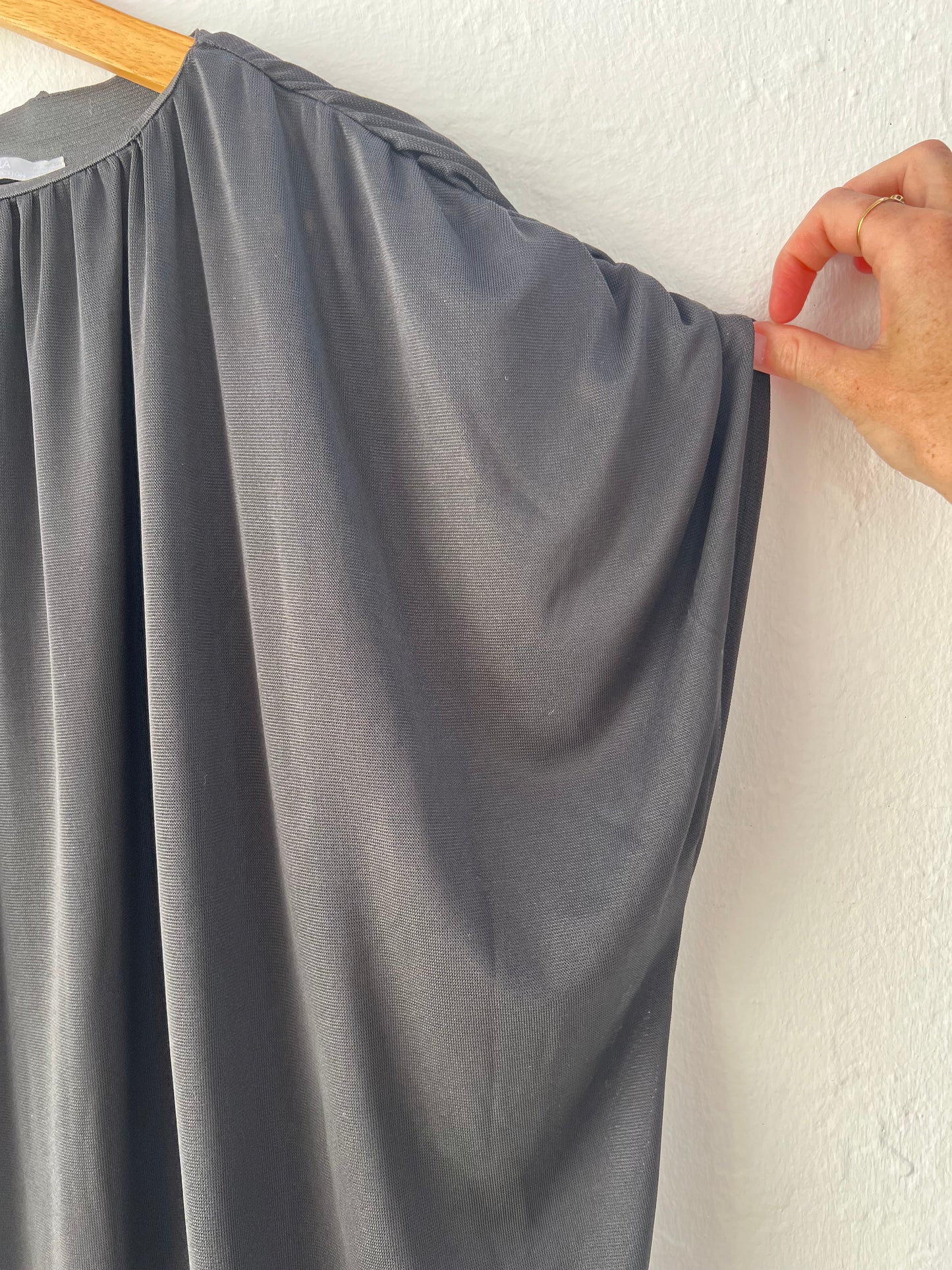 ZARA. Vestido negro escote fruncido punto T.m