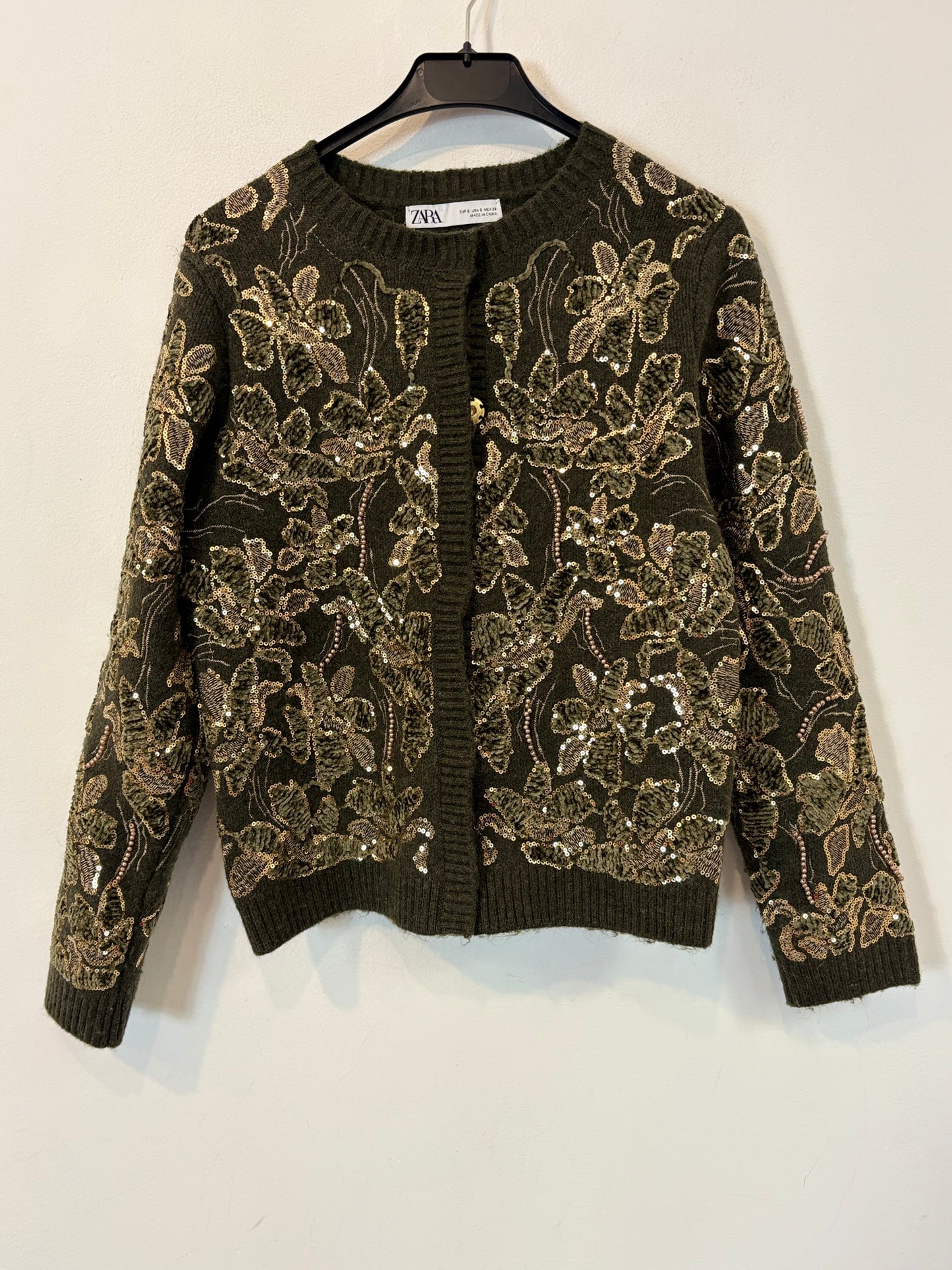 ZARA. Chaqueta punto verde lentejuelas