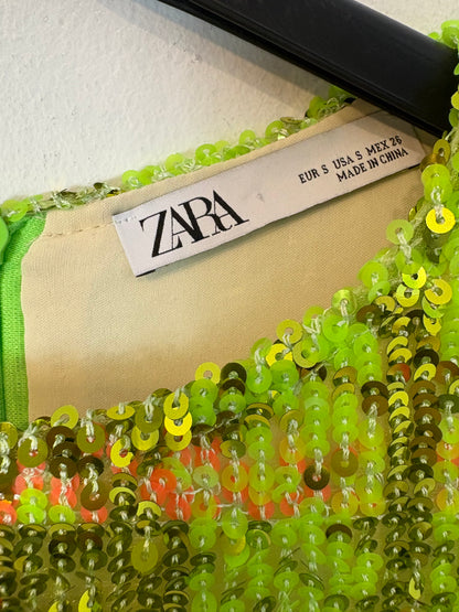 ZARA. Vestido corto lentejuelas fucsia. T S