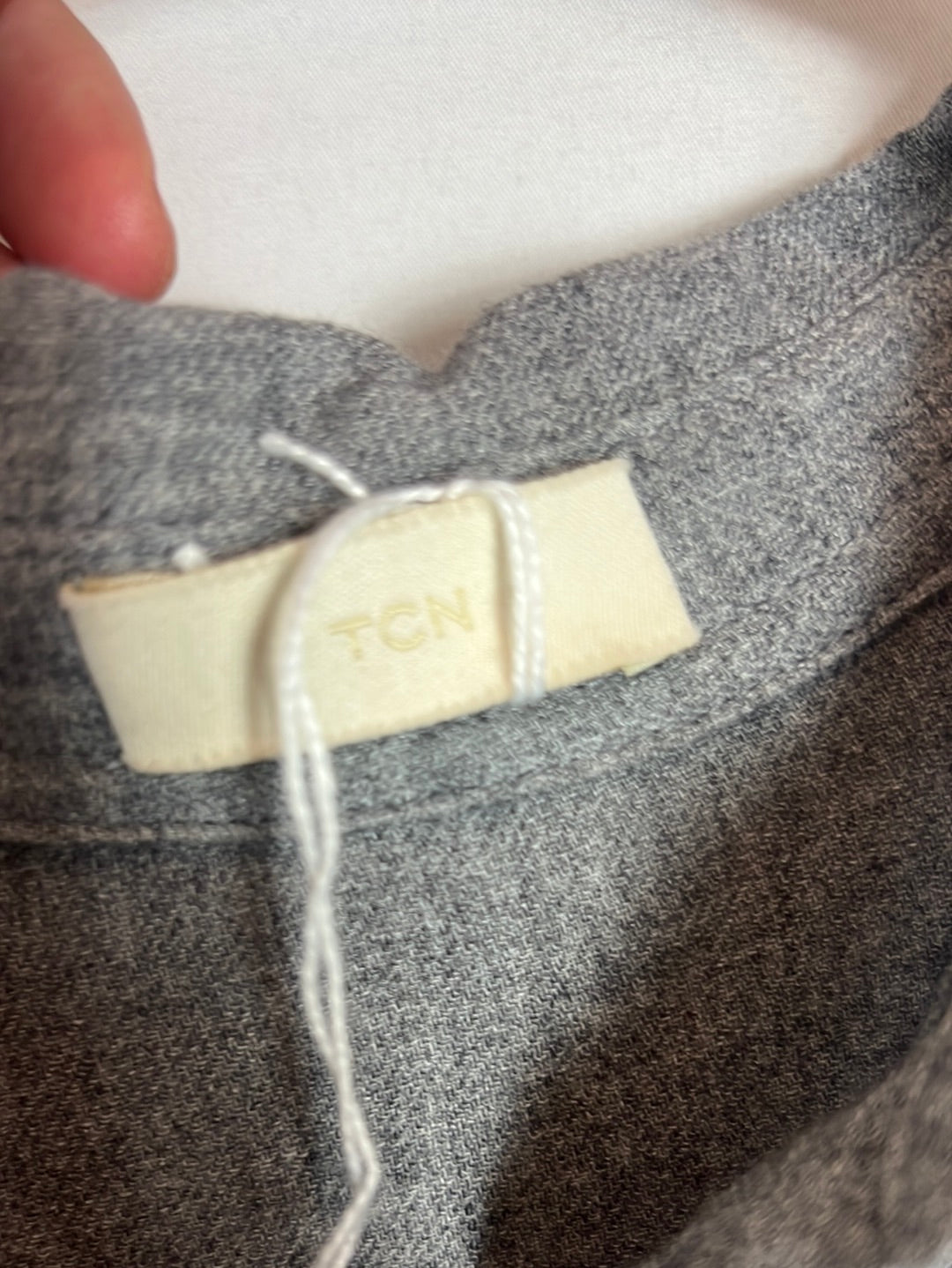 TCN. Camisa gris jaspeada textura. T S