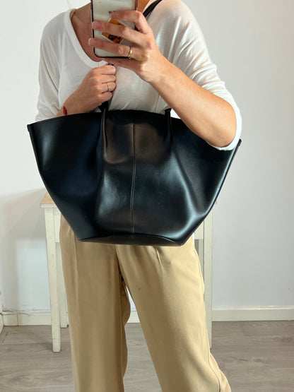 SEZANE. Bolso negro piel shopper