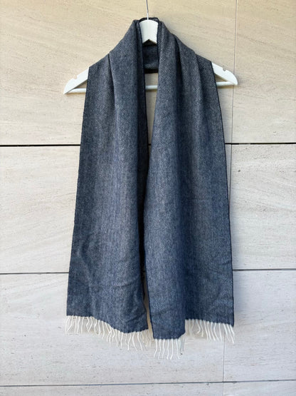 ALAN PAINE. Bufanda 100% cashmere azul jaspeada