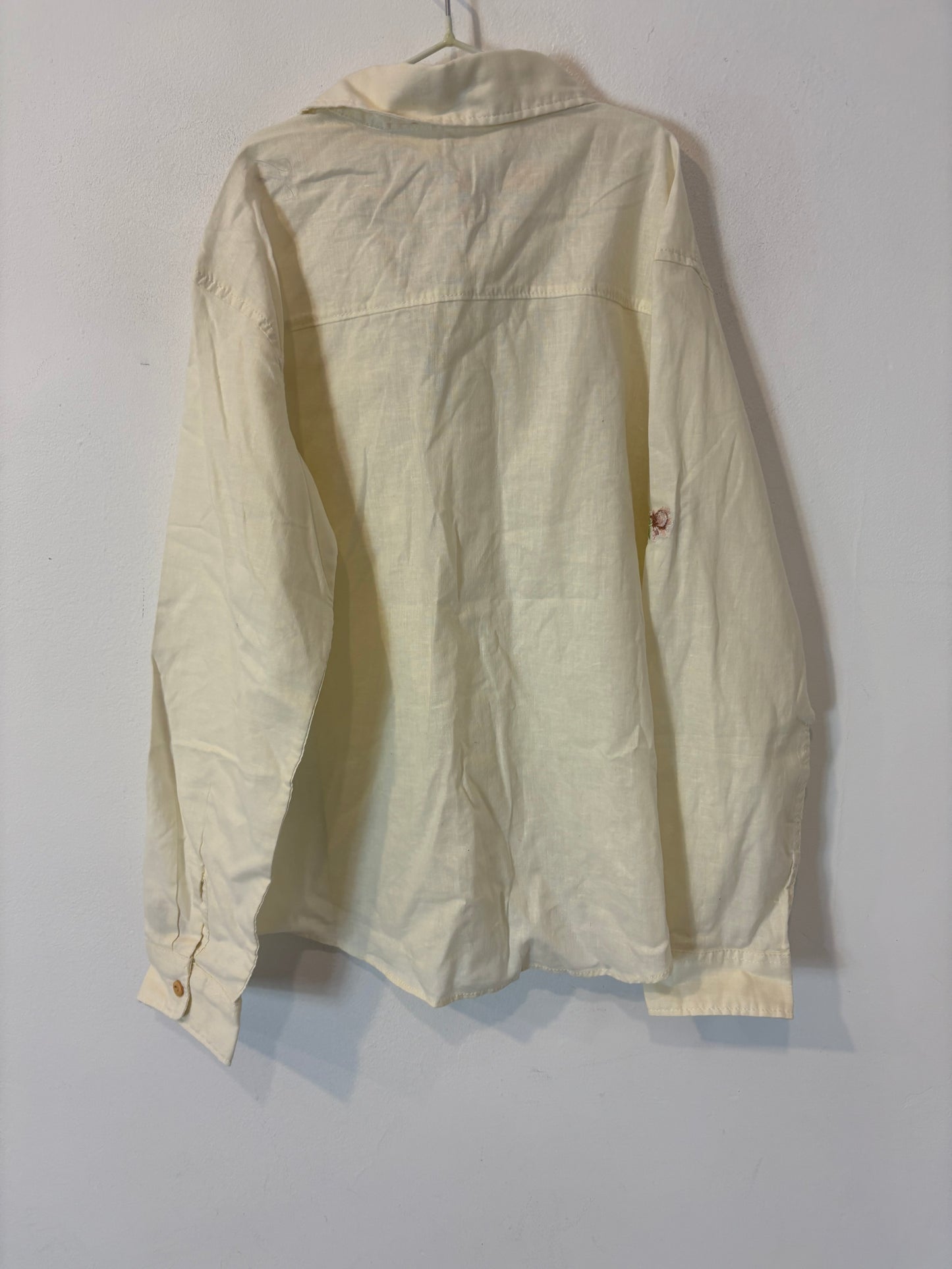 H&amp;M. Ecru shirt for boys. Size 8-9 years.