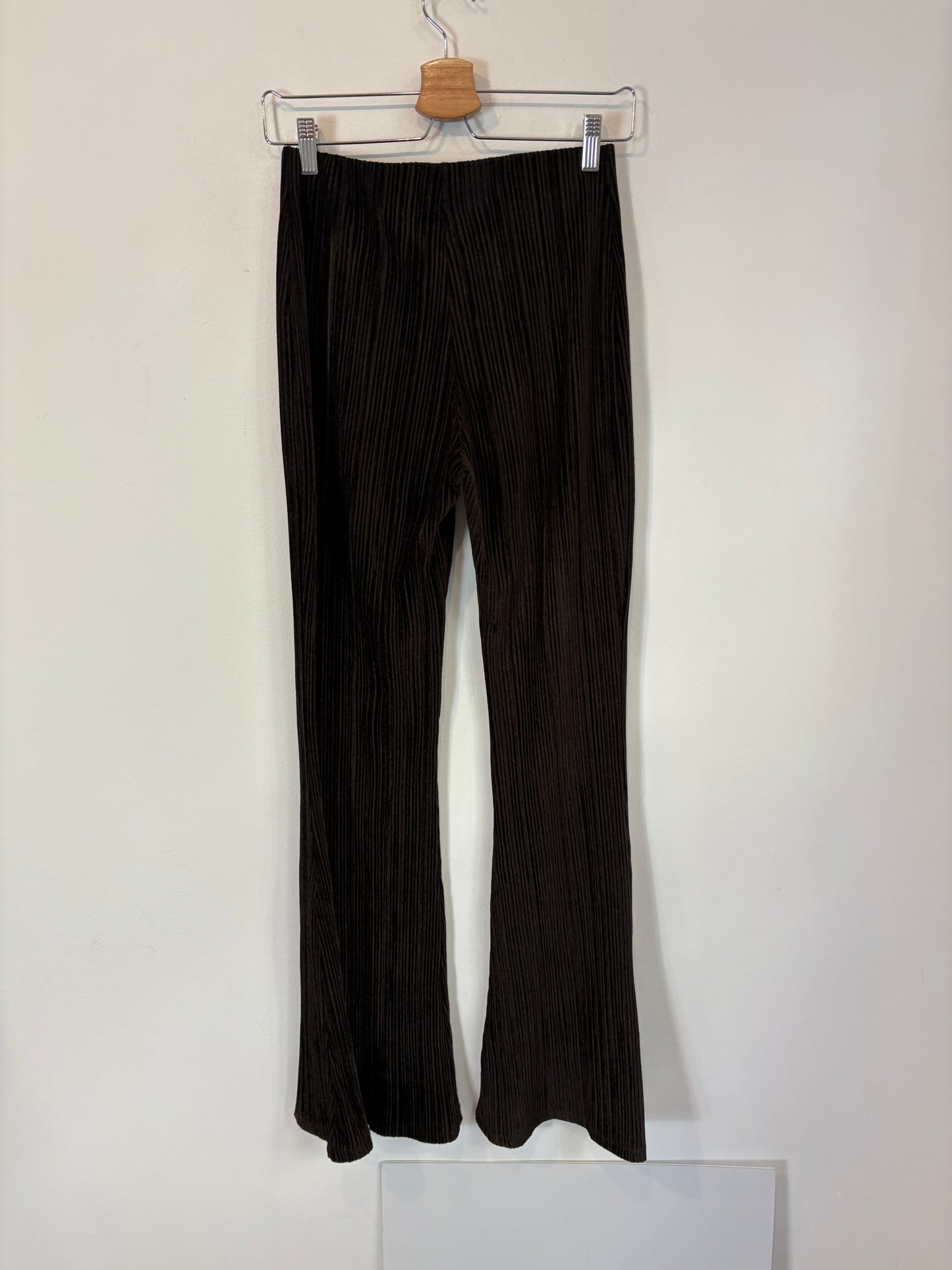 SFERA. Textured velvet pants. TS