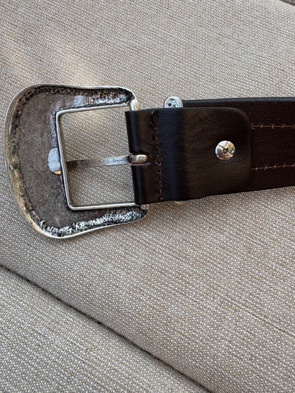 OTRAS. Cinturón marrón piel tachuelas. T S