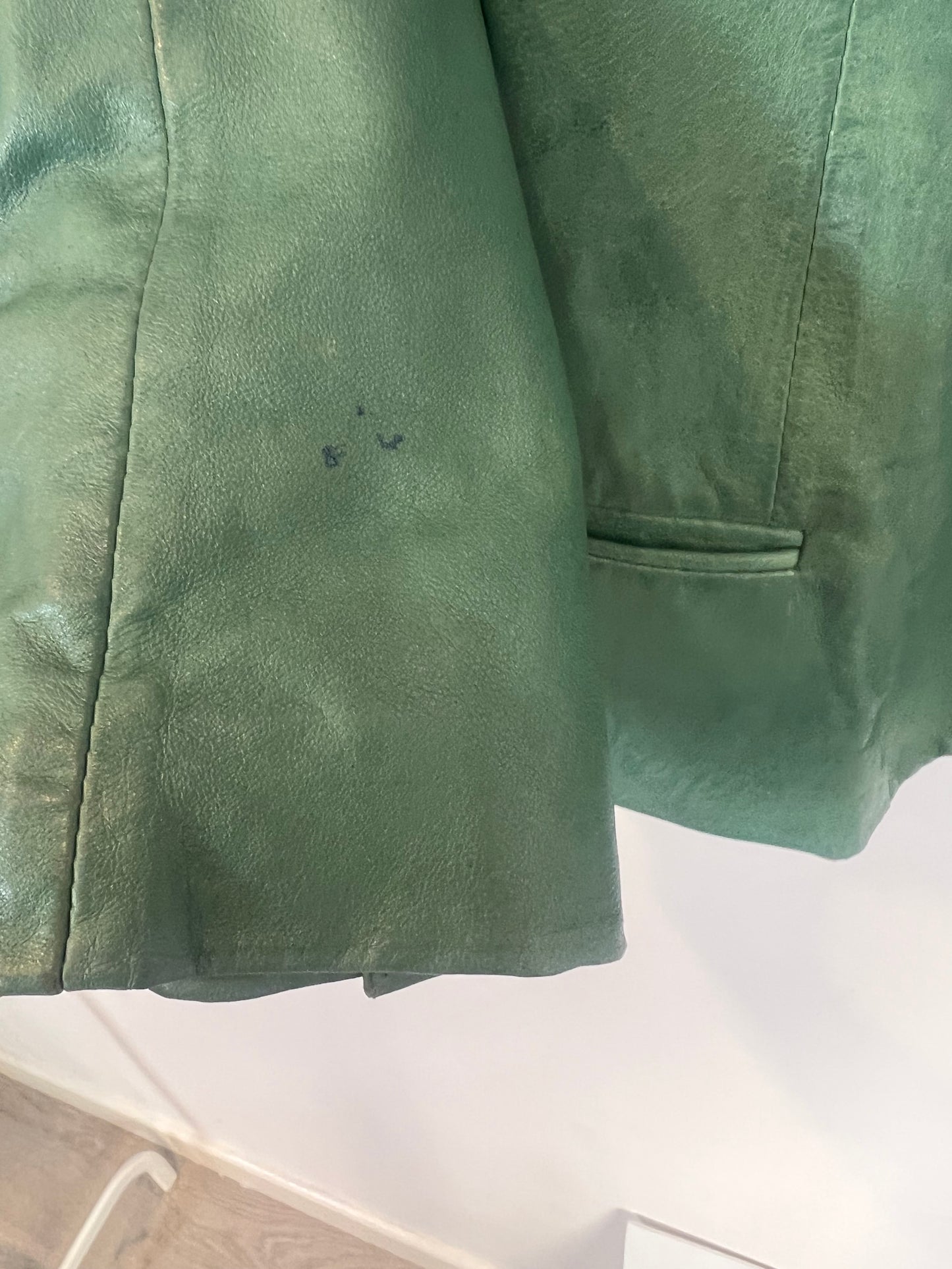 ZADIG & VOLTAIRE. Chaqueta verde piel. T M (tara)