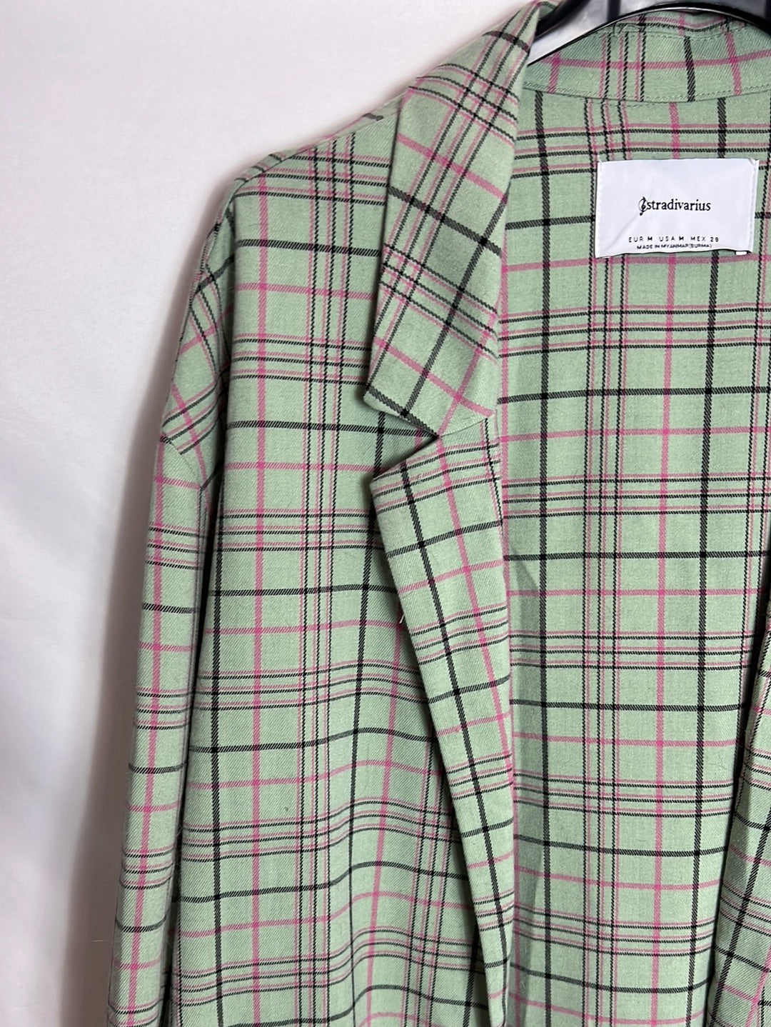 STRADIVARIUS . Blazer verde cuadros larga. T M