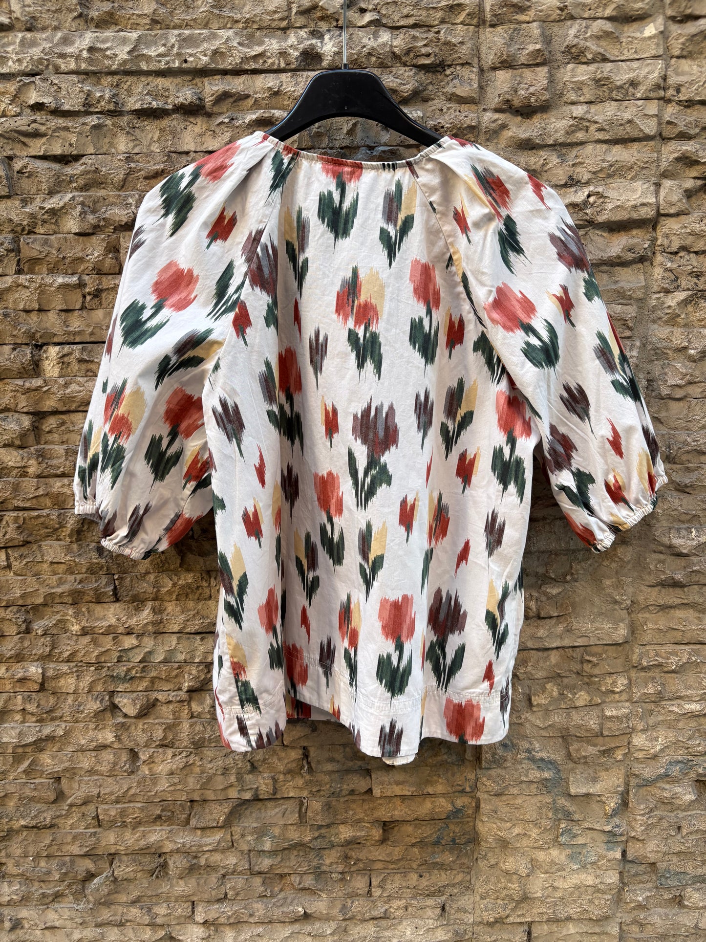 SEZANÈ. Top beige estampado T.38