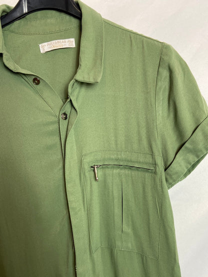 PULL & BEAR. Mono corto verde T.S