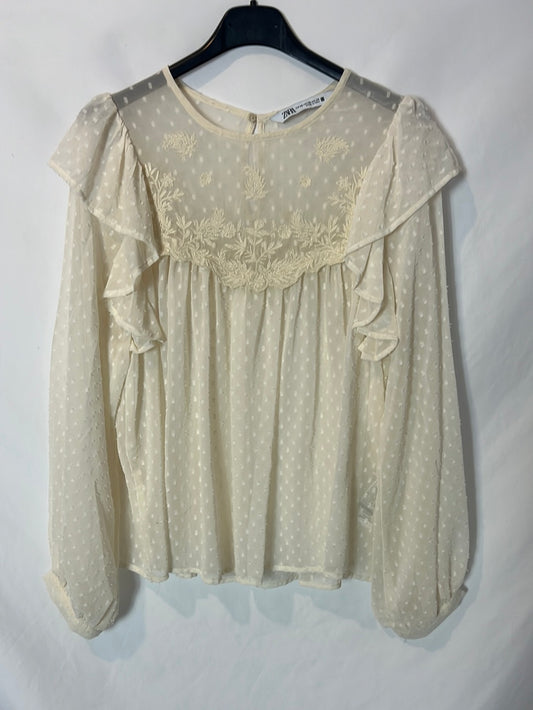 ZARA. Blusa beige claro bordados. T XS