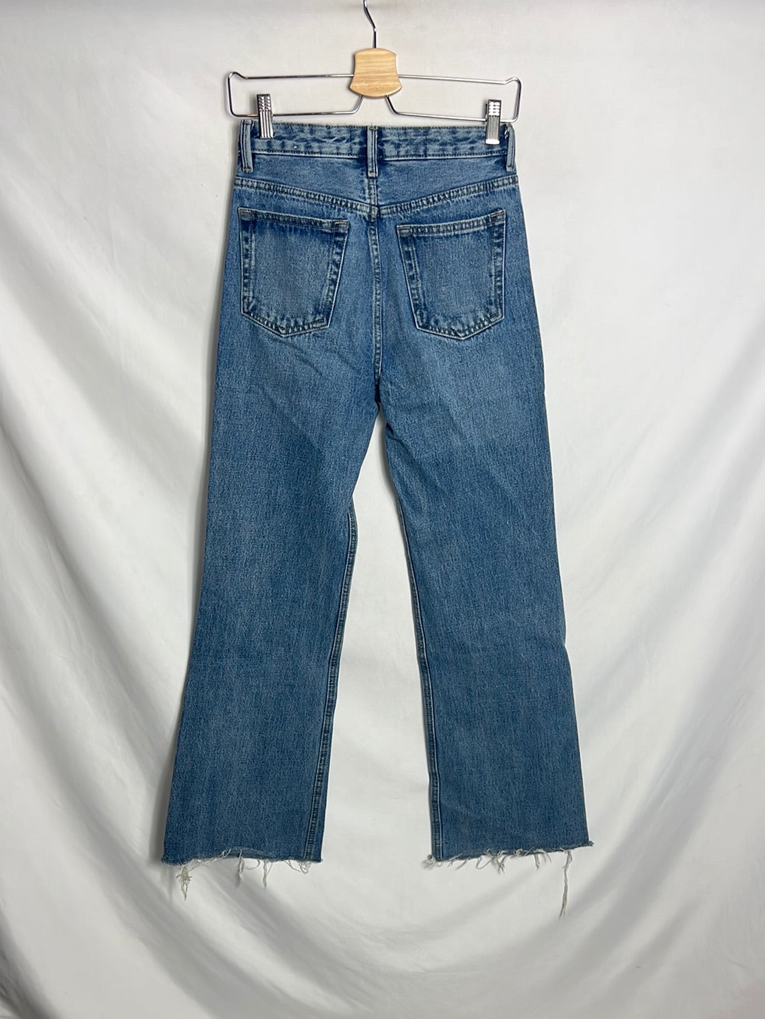 MANGO. Denim pata ancha abotonado. T 34