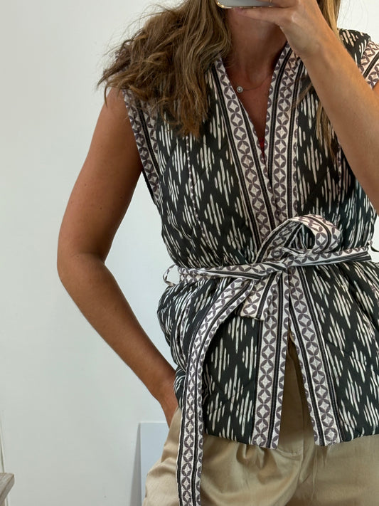 ZARA. Coral beaded jacket. TS