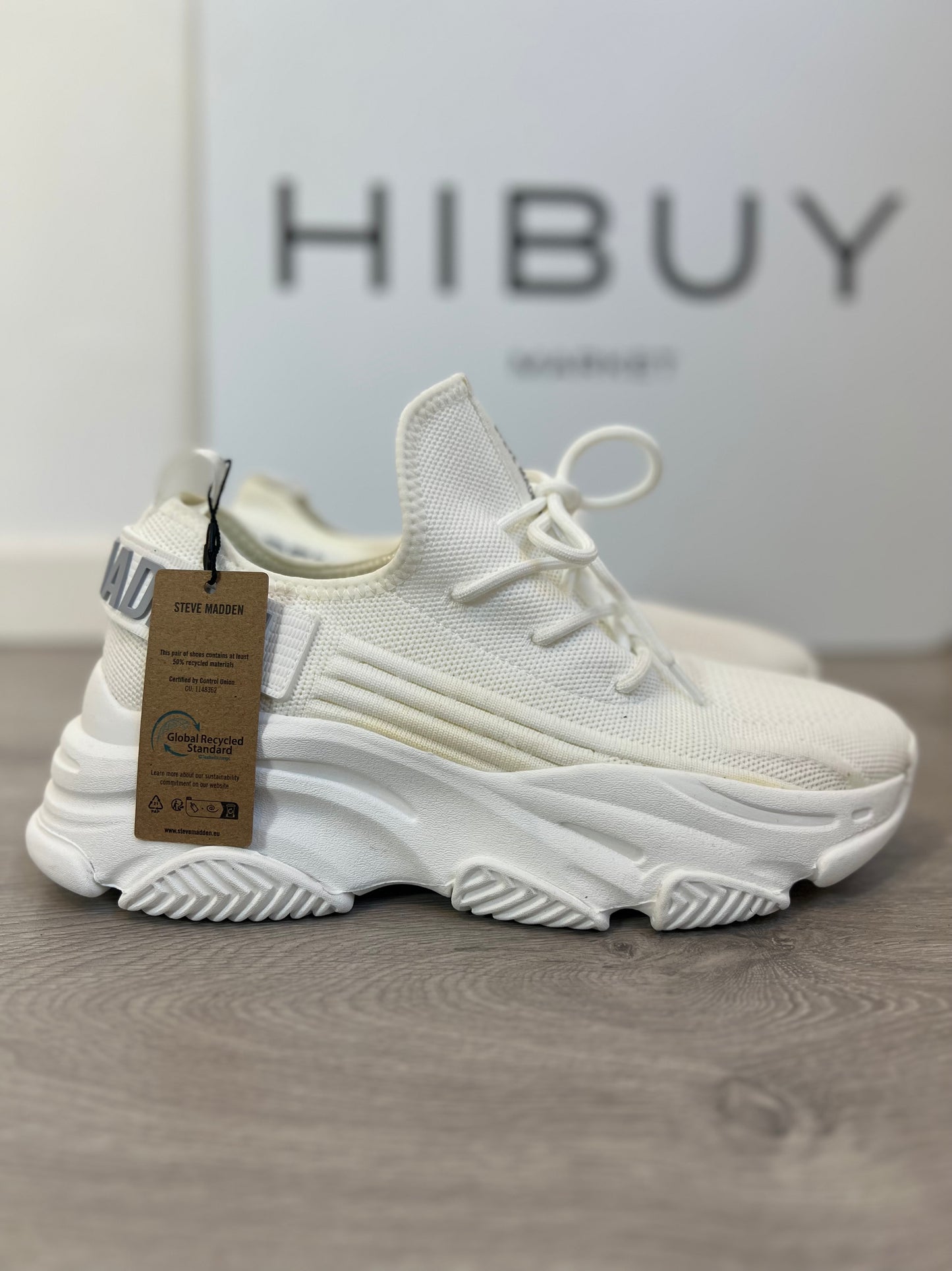 STEVE MADDEN. Zapatillas blancas T.39