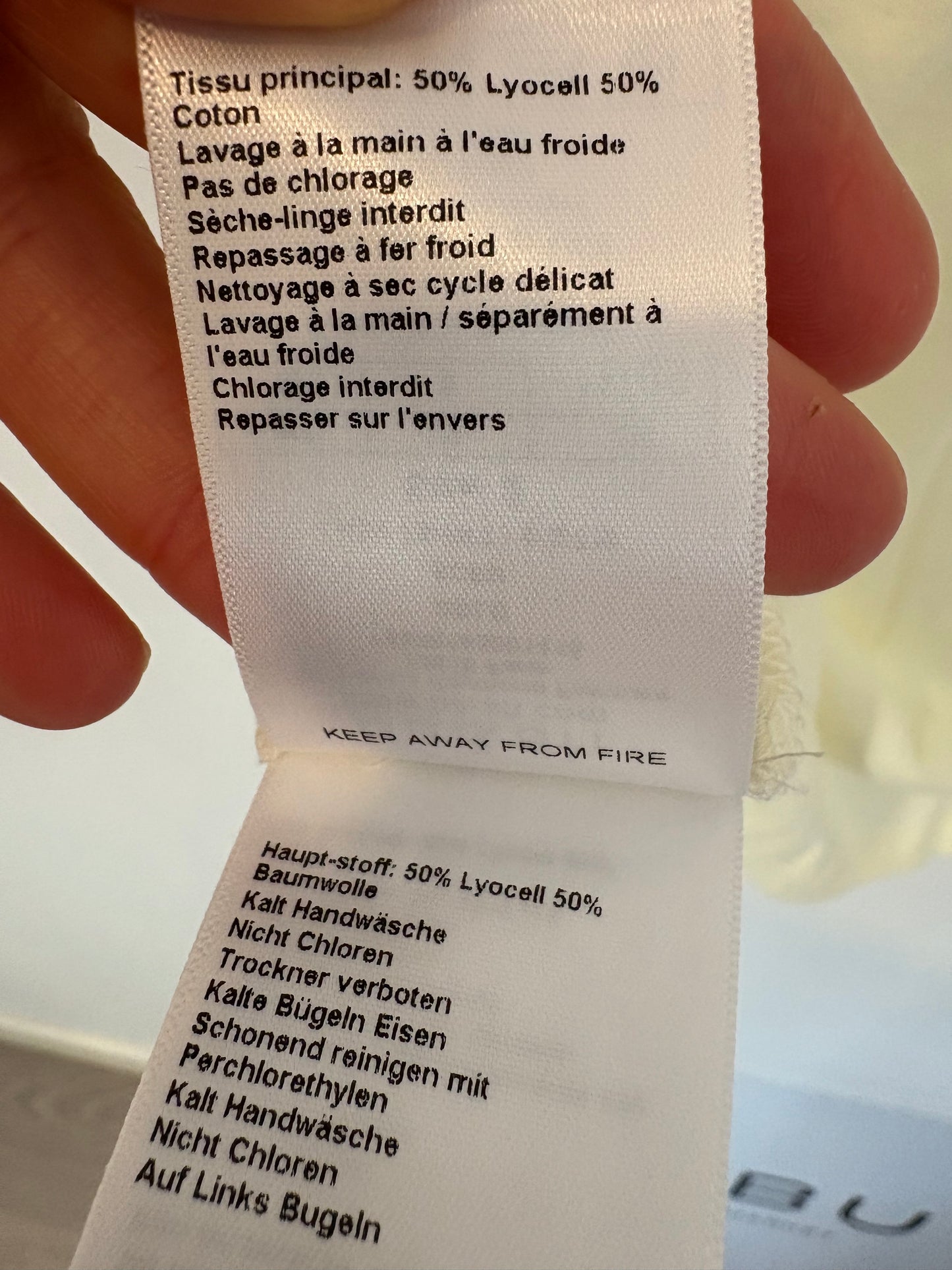 BA&SH. Camiseta color crudo letras azules