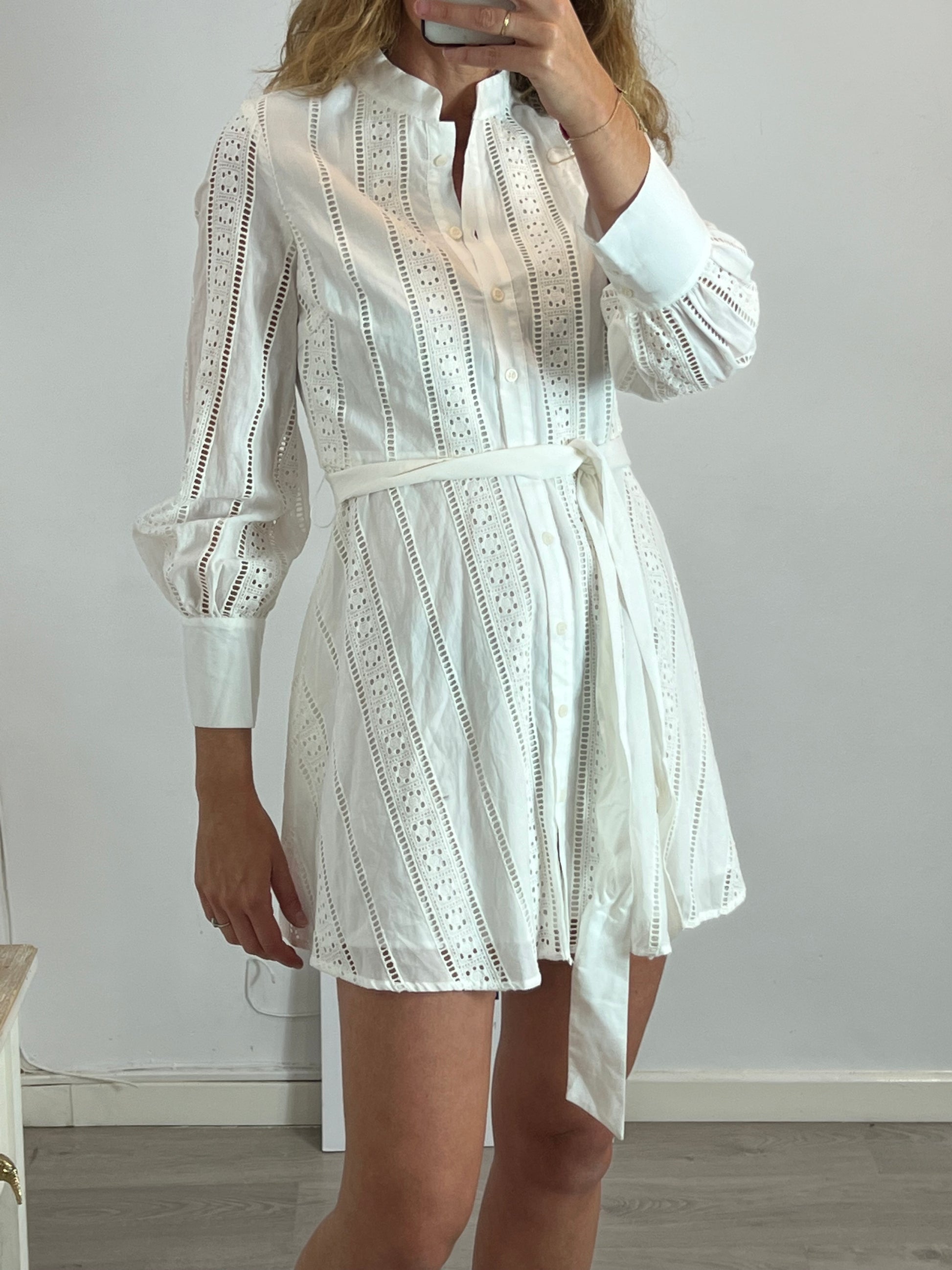 Short white die-cut TM – Hibuy market - Main Image