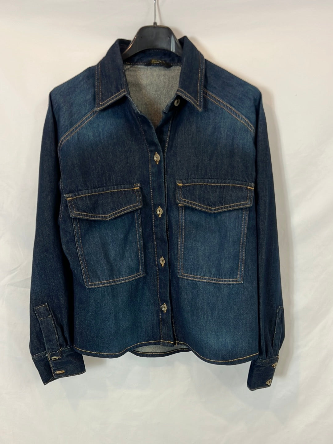 MASSIMO DUTTI. Denim shirt with pockets. TS