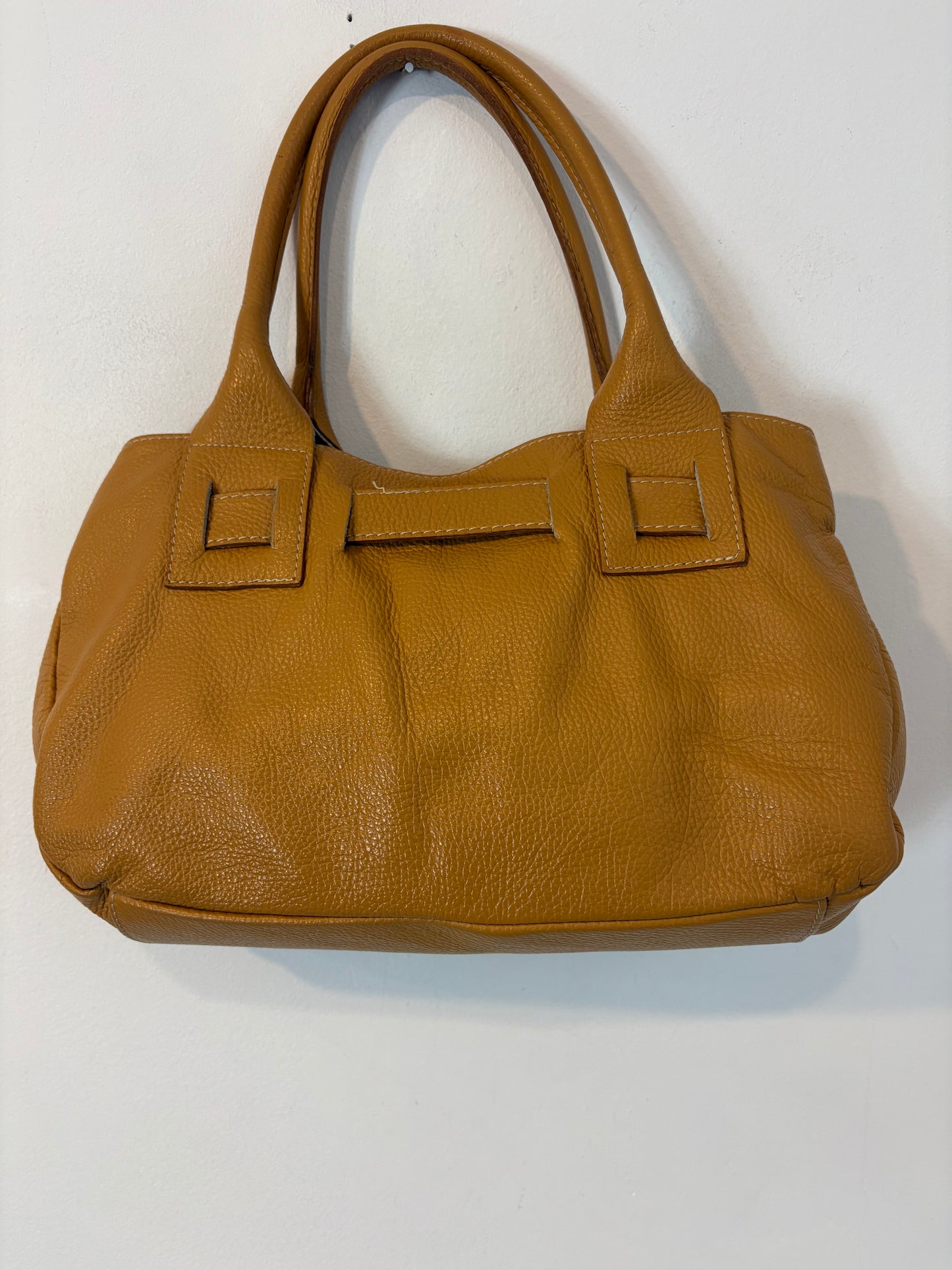OTRAS. Bolso piel camel