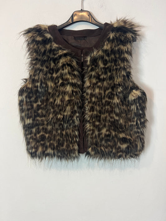 YOUNG FORMULA. Brown fur vest. Size 40 (S)