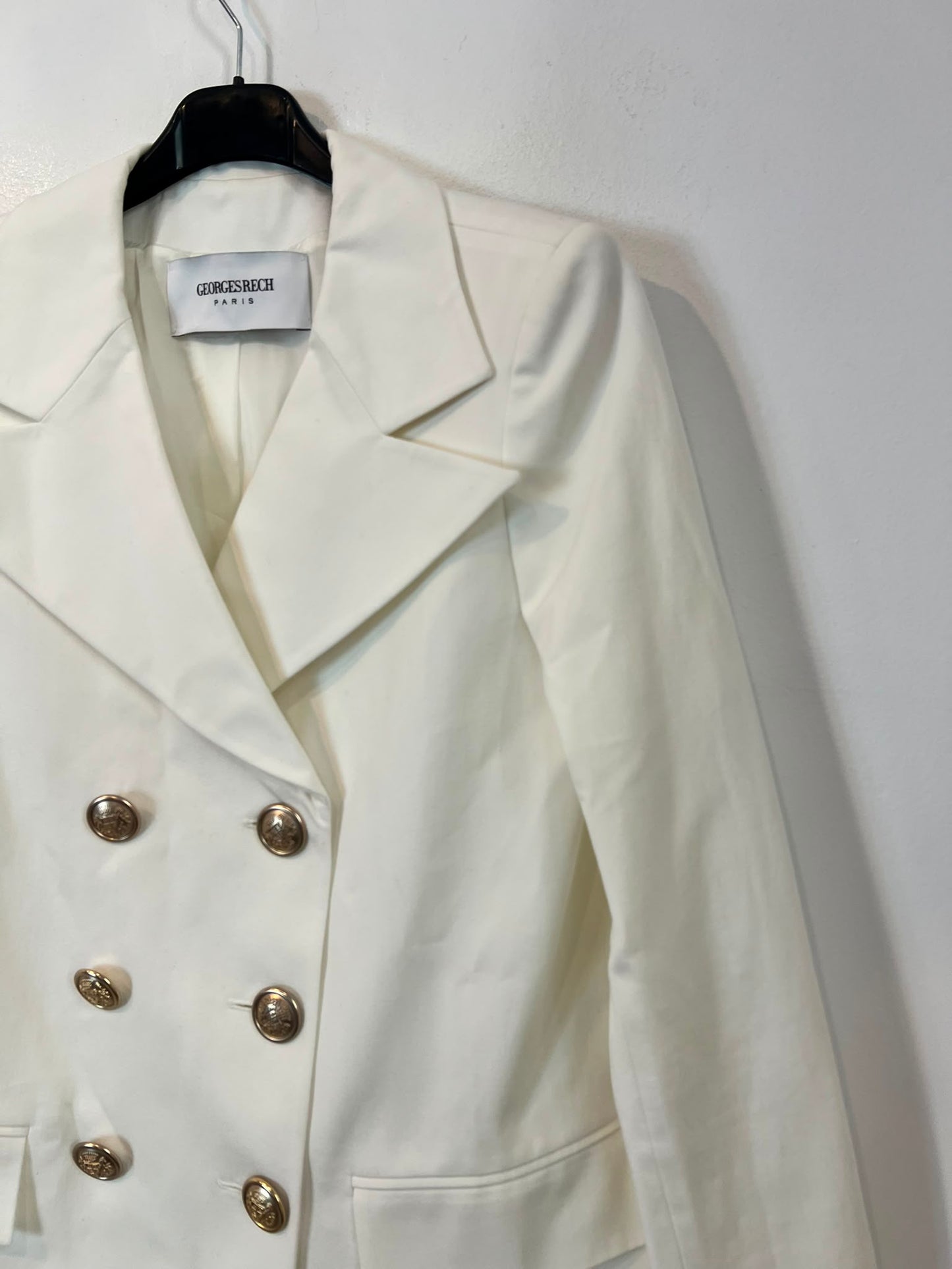 GEORGES RECH. Conjunto pantalón y blazer blanca cruzada