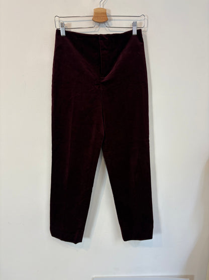 ZARA. Pantalón burdeos terciopelo