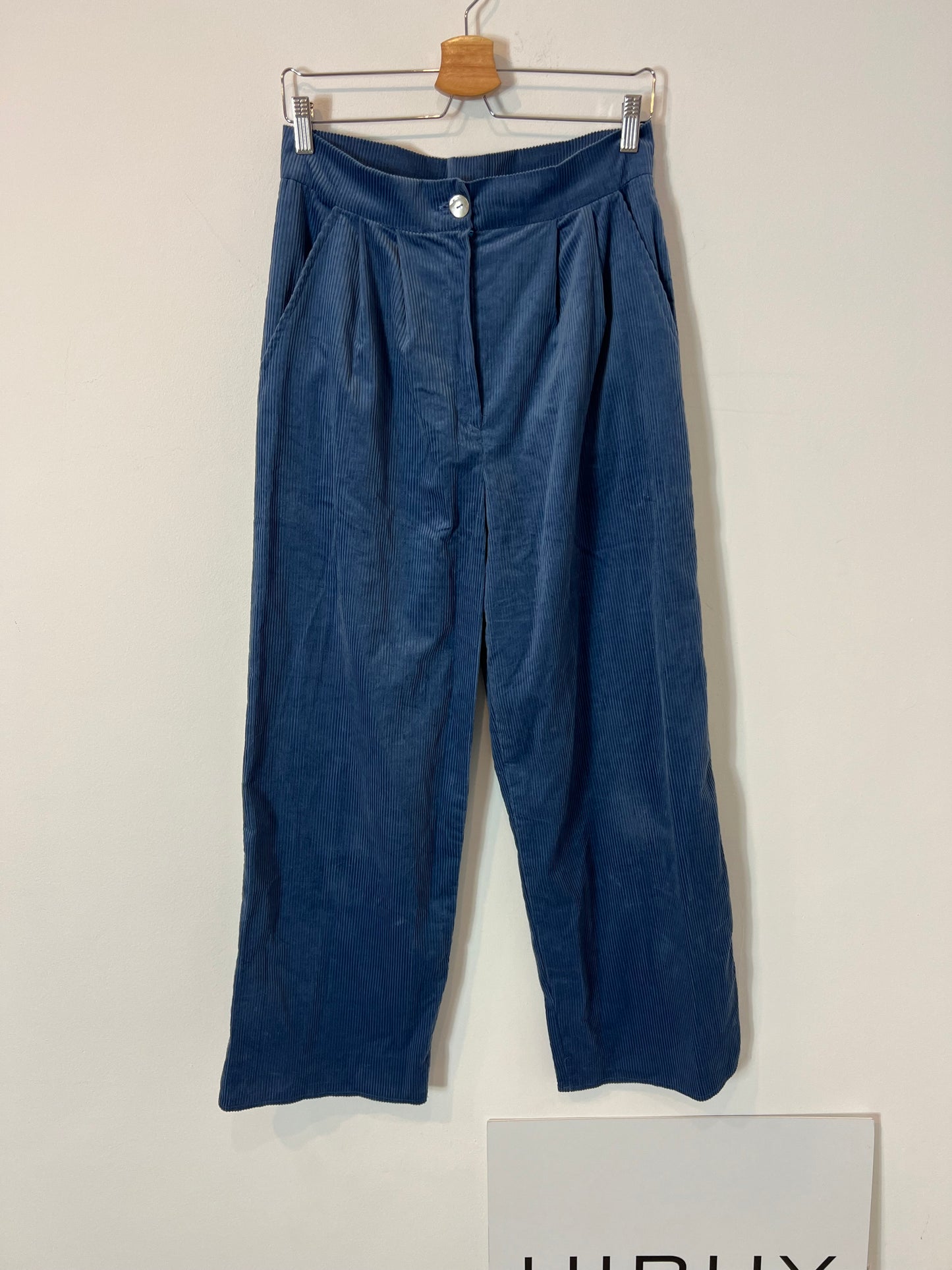 POPPELIN. Total look chaleco y pantalón pana T.m/l