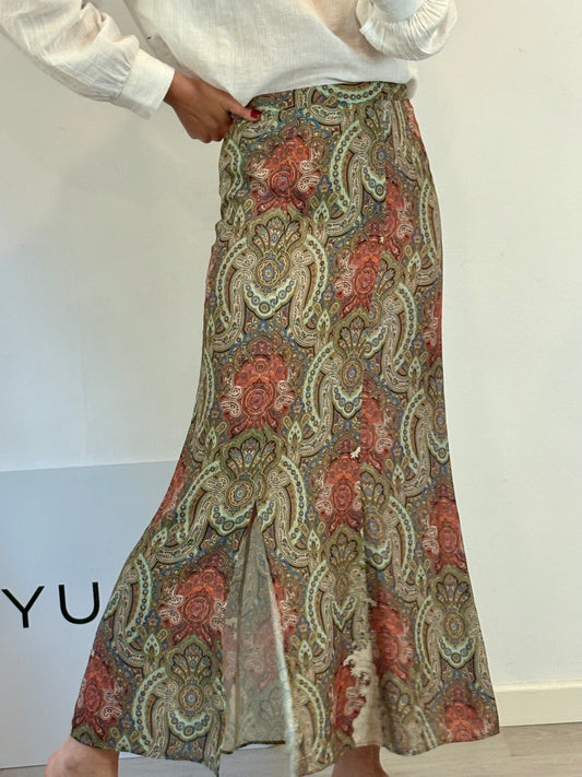 ZARA. Falda fluida con estampados verdes