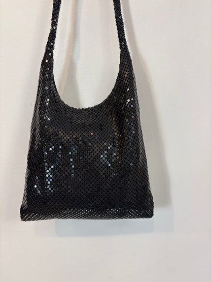 MANGO. Bolso negro lentejuelas