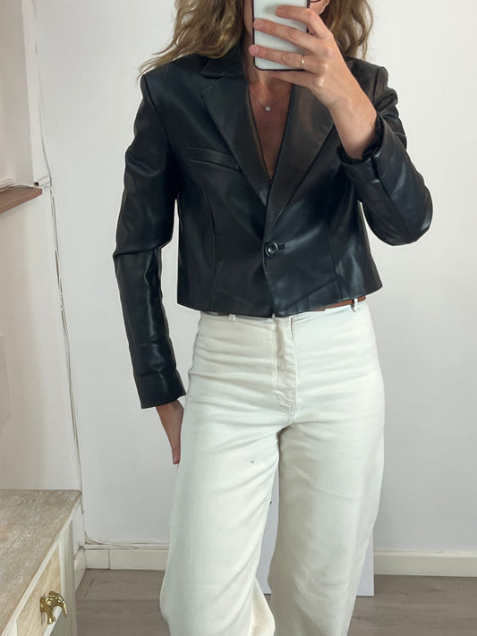 ZARA. Chaqueta corta efecto piel T.m