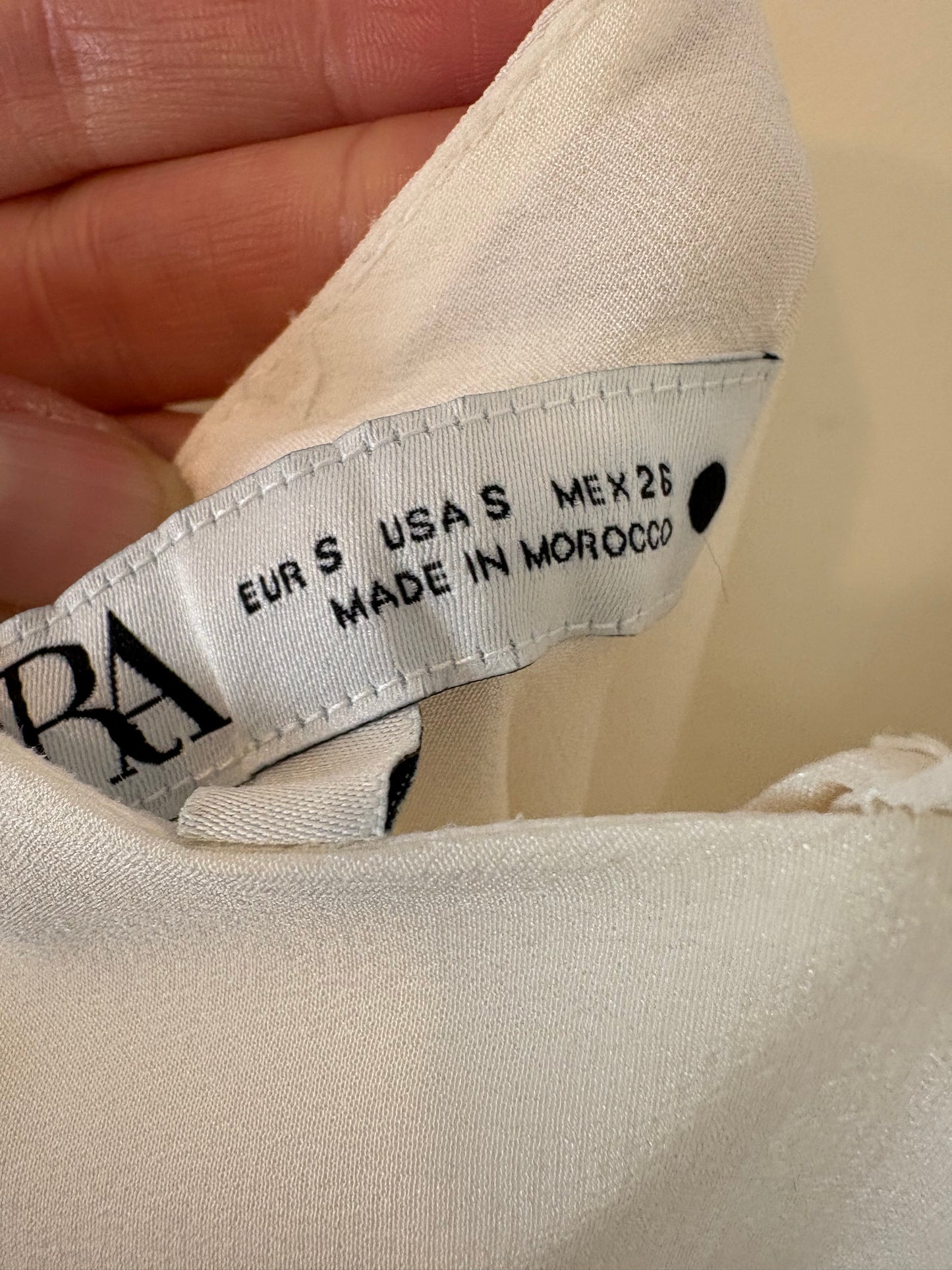 ZARA. Vestido largo lencero costuras. T S