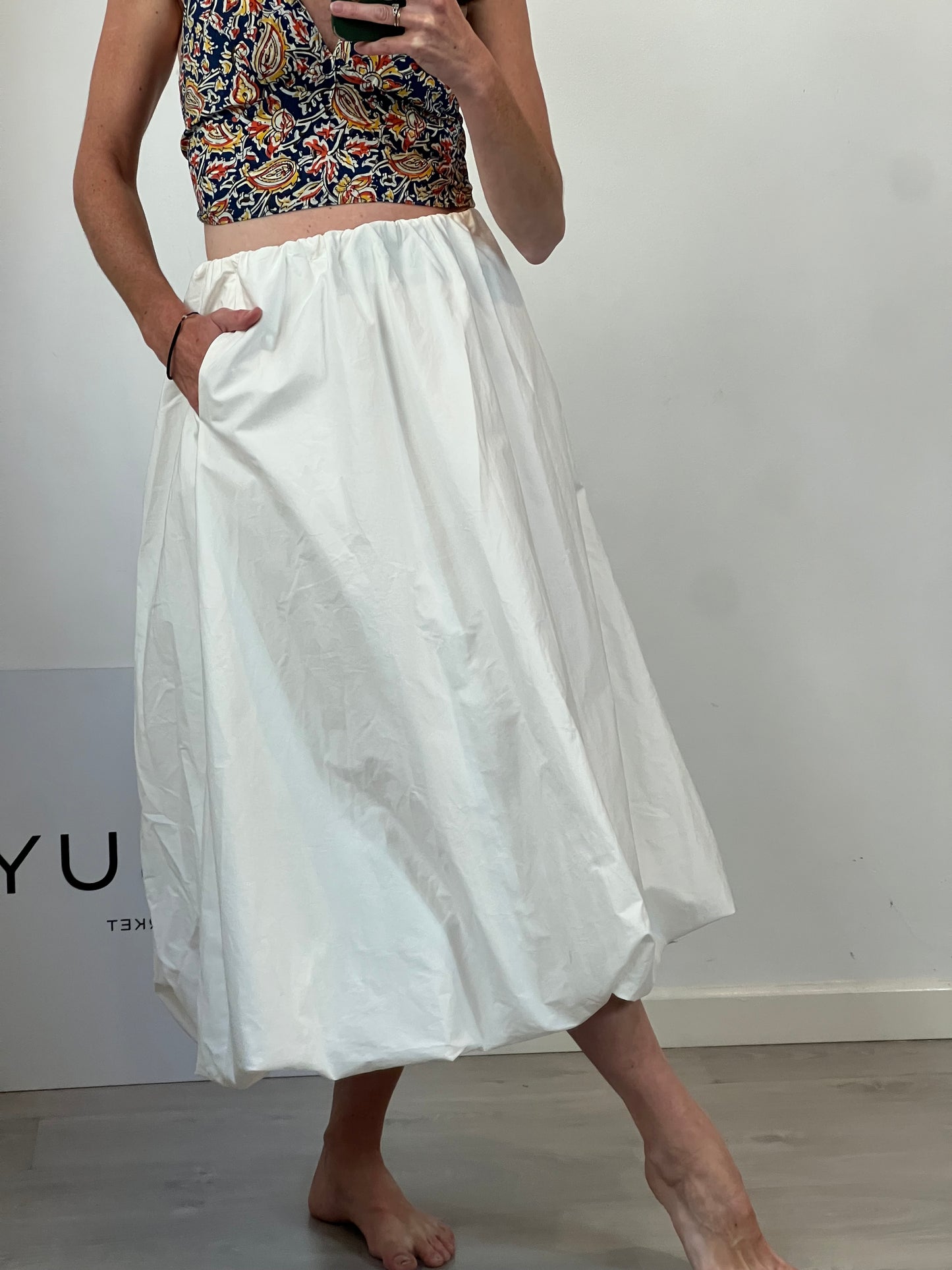 ZARA. Falda blanca globo
