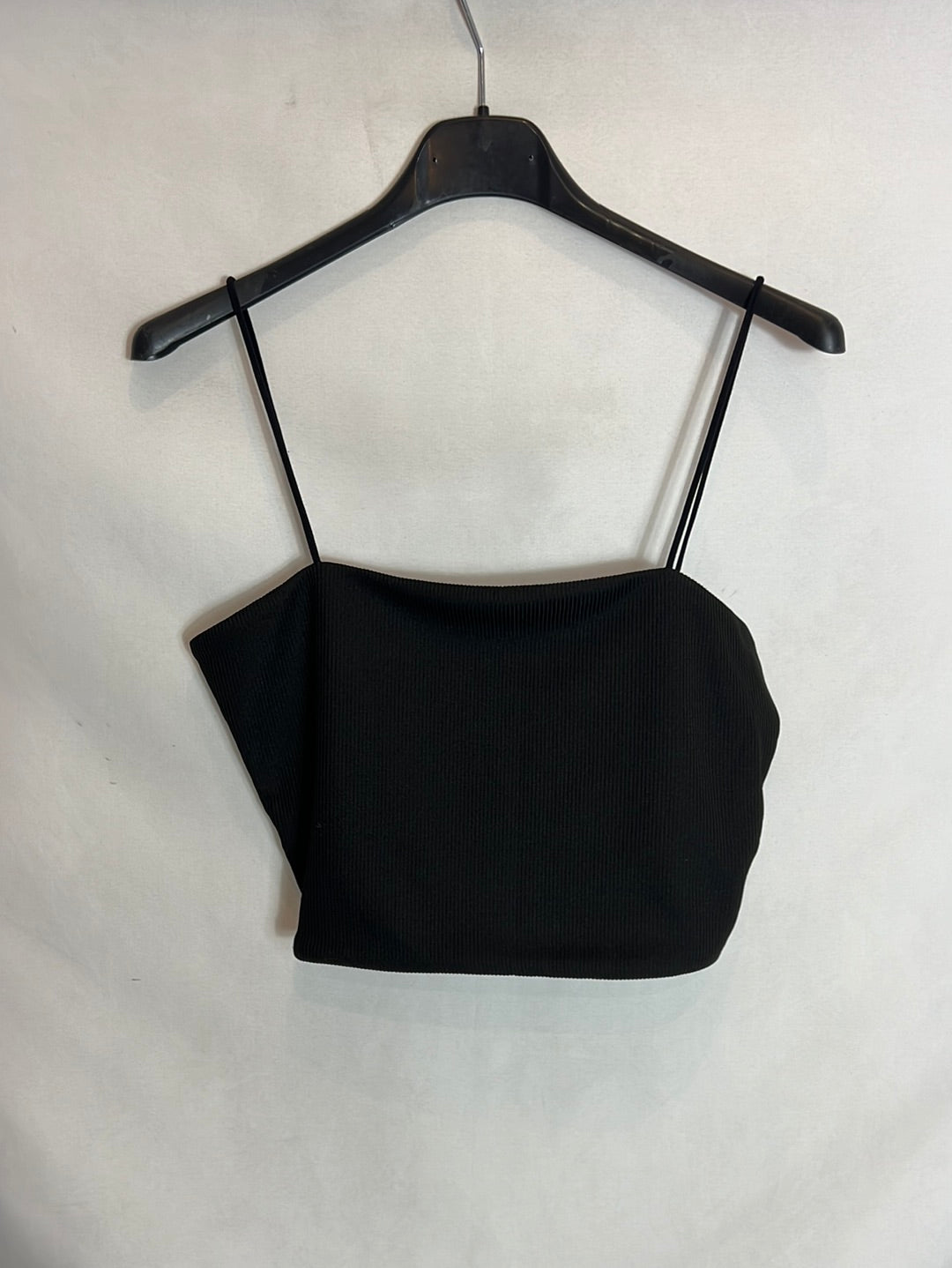 SHEIN. Croptop negro elastico. T M
