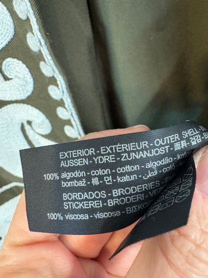 ZARA. Chaleco verde bordados