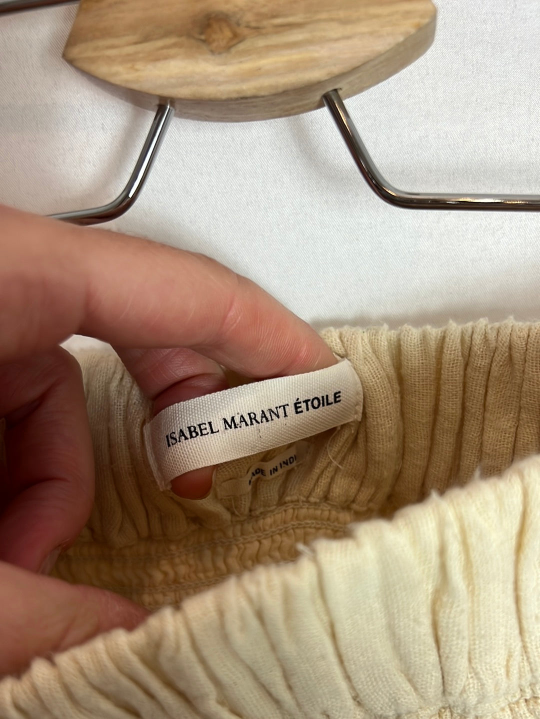 ISABEL MARANT ÉTOILE . Total look beige bordados y tachuelas. T 38/40