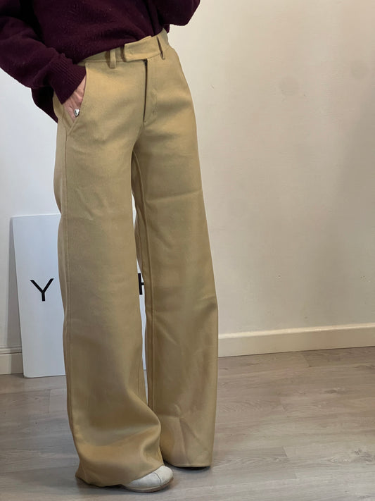 ZARA. Pantalón beige lana