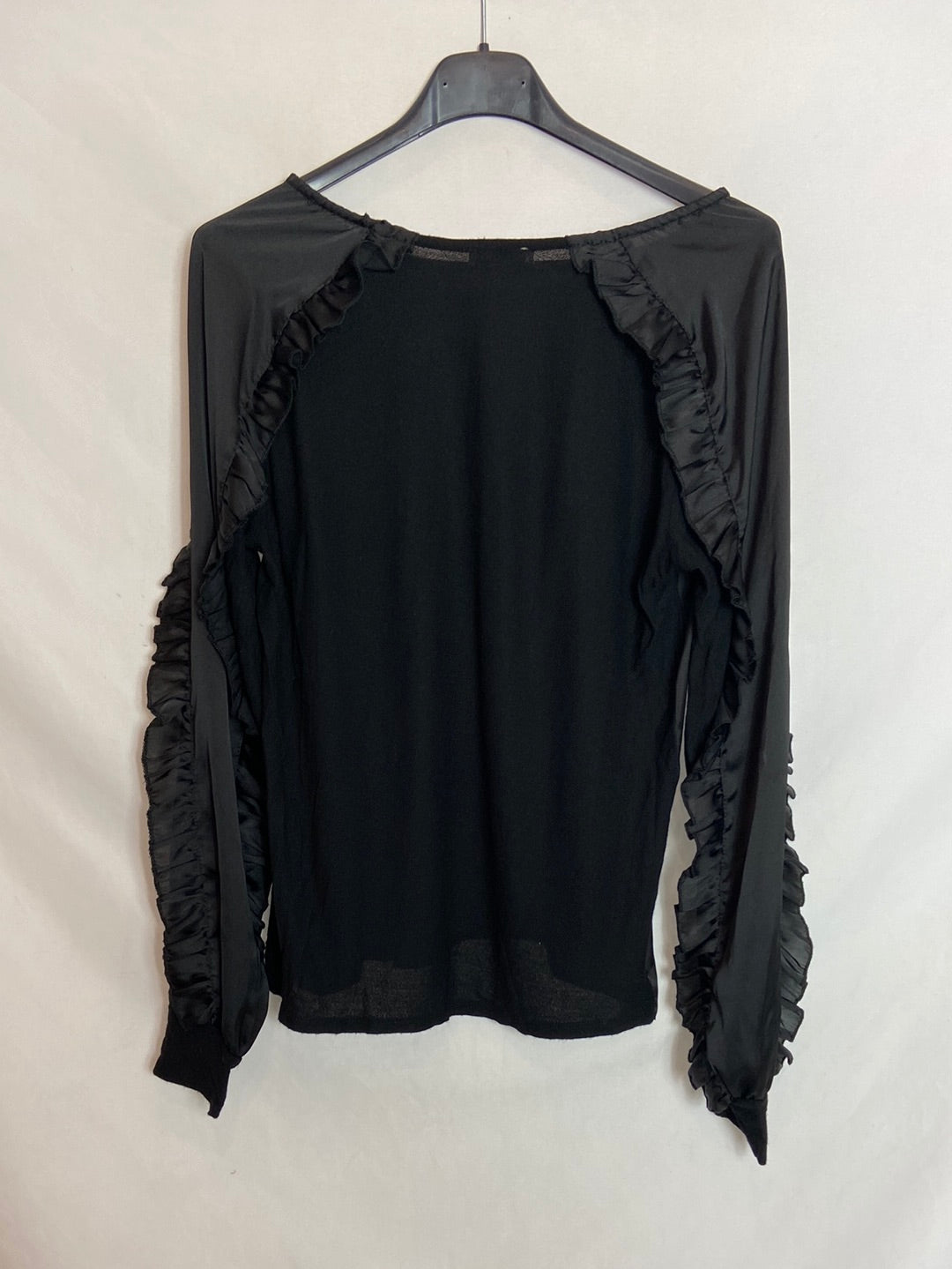 ZARA. Blusa negra volantes  T.S
