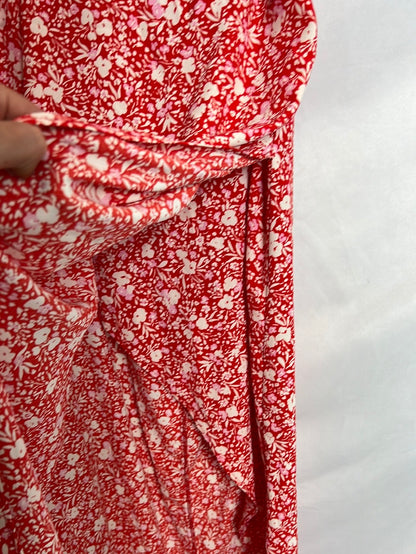 ZARA. Vestido midi rojo flores. T M