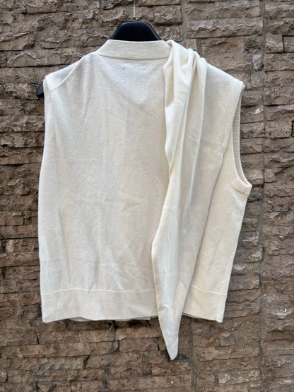 MASSIMO DUTTI. Chaleco en crudo lana con cuello extraible