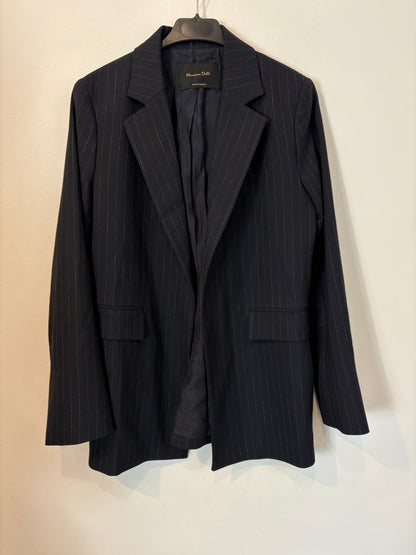 MASSIMO DUTTI. Americana negra raya diplomática