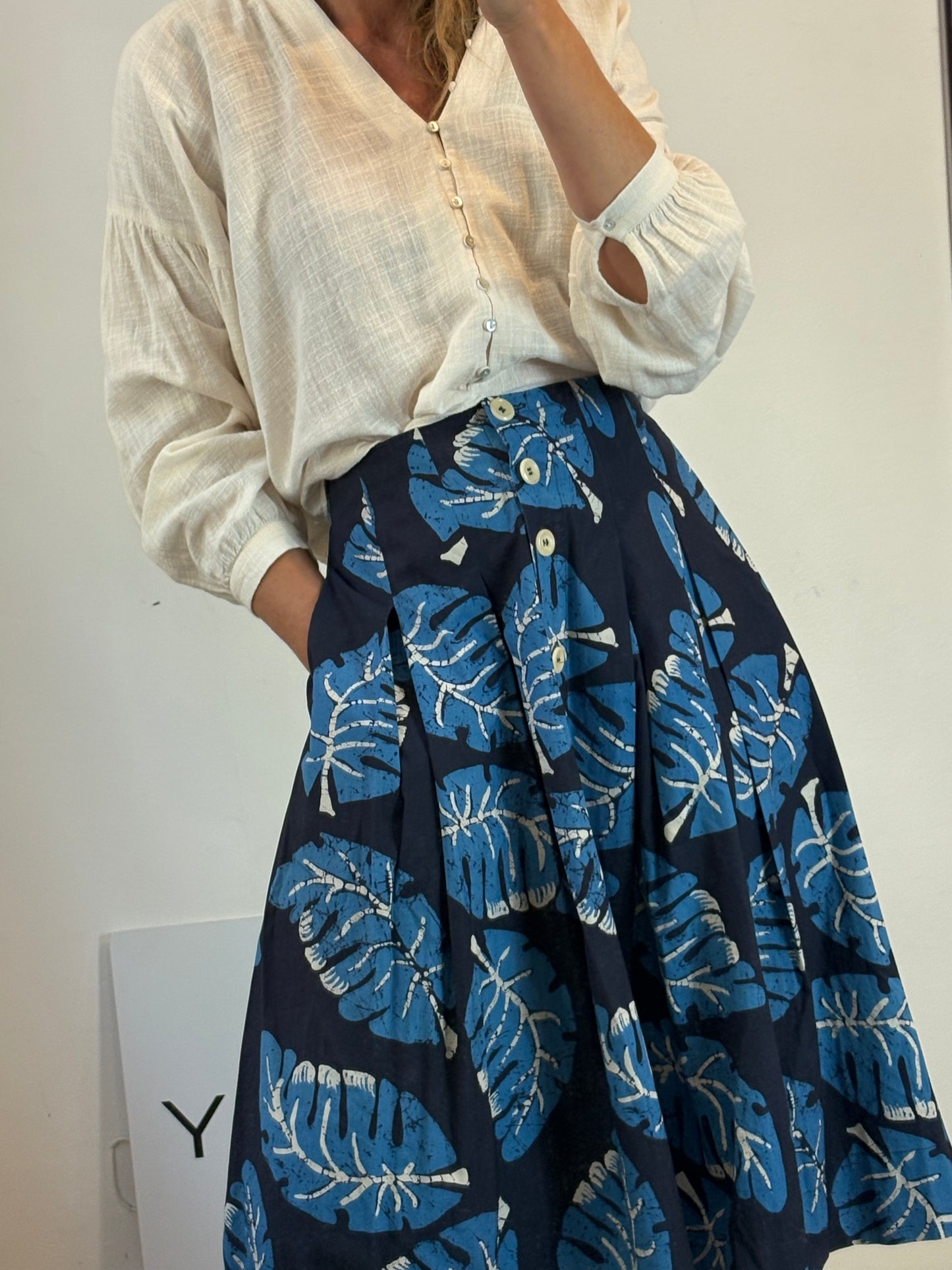 TOAST . Falda midi estampada bolsillos