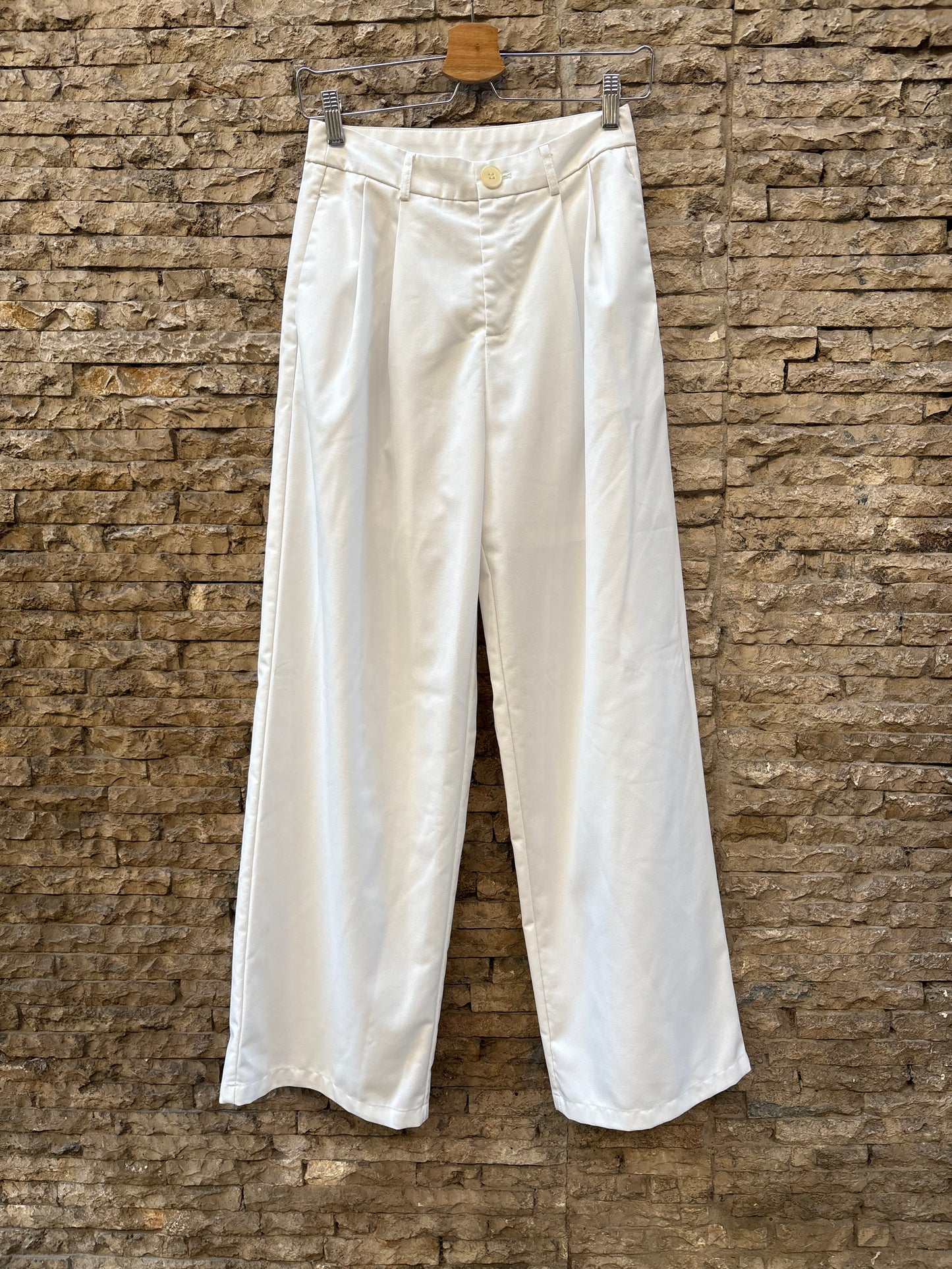 ZARA. Beige flowing blouse. Size M