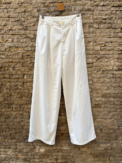 ZARA. Beige flowing blouse. Size M