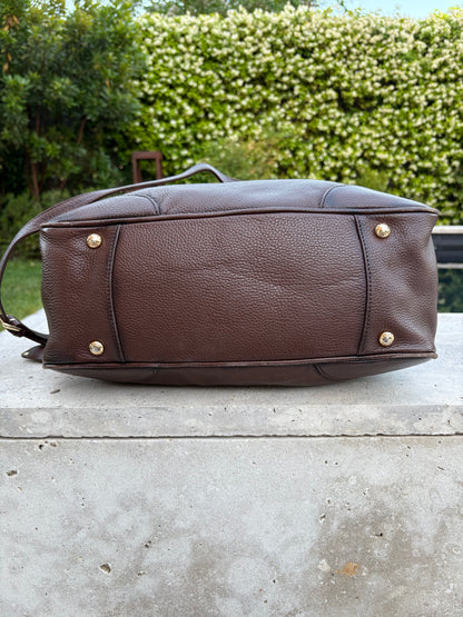 PRADA. Bolso marrón Vitello de piel granulada