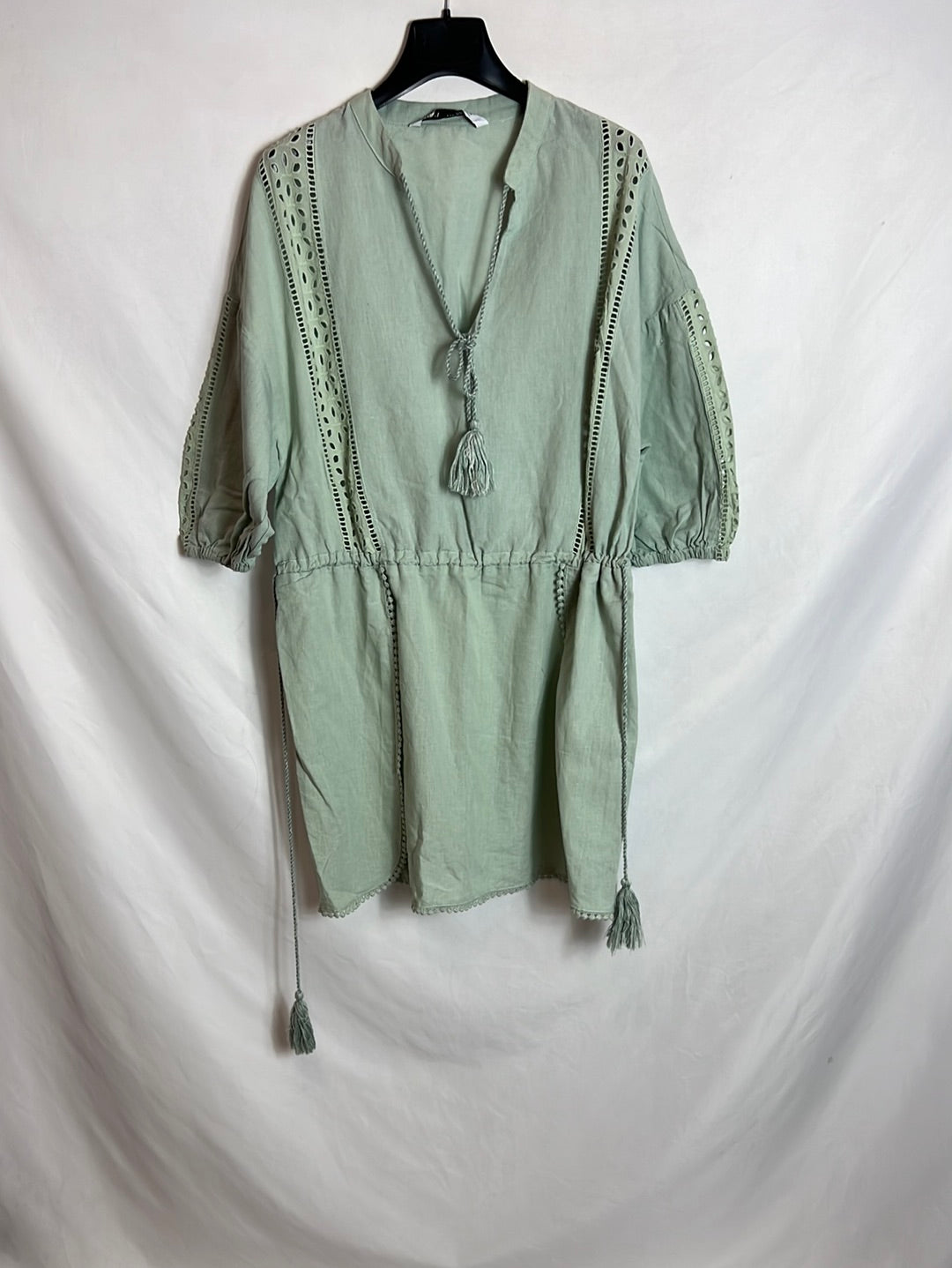 ZARA. Vestido verde claro efecto lino. T M