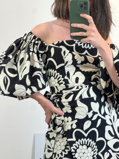 COOSY. Conjunto top y falda pareo negro y beige. T M