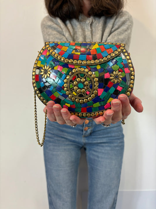 OTRAS. Bolso rígido piedras colores