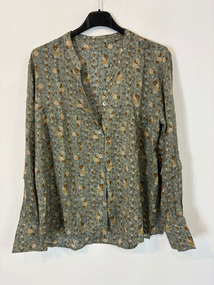 OTRAS. Blusa verde flores fluida. T S