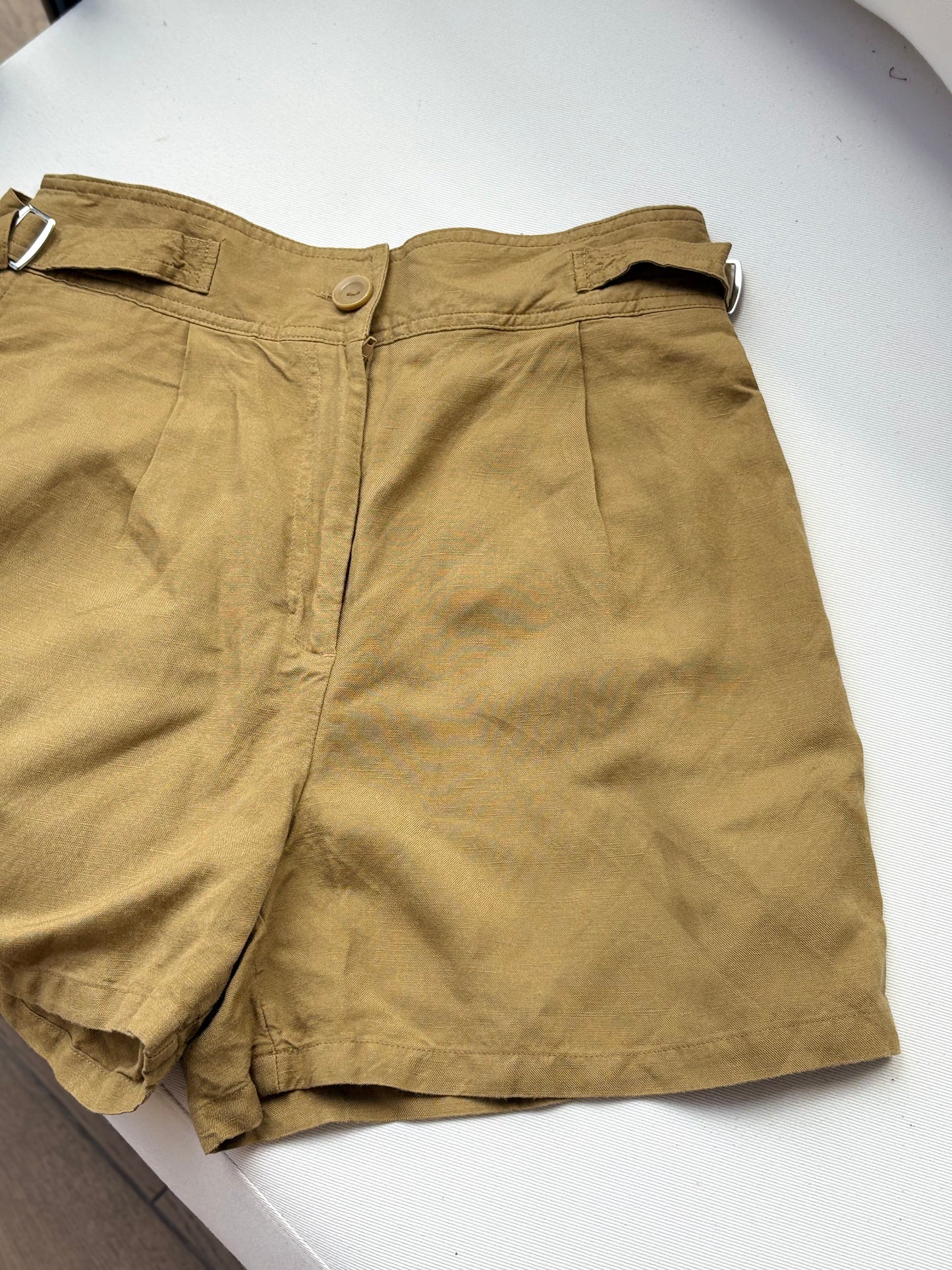 ZARA. Flowy camel Bermuda shorts. TS